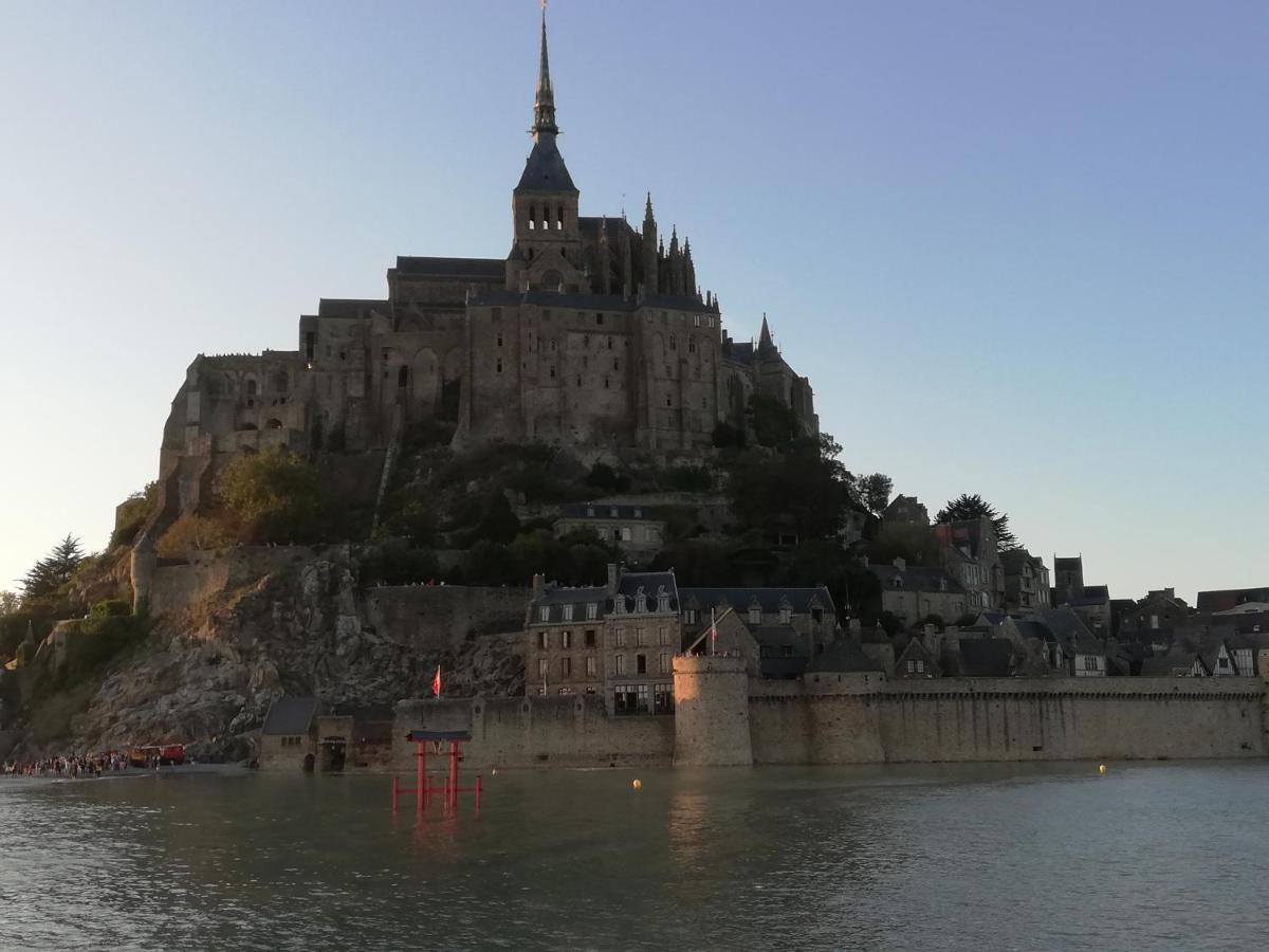 圣米歇尔山繁花住宿加早餐旅馆 圣马洛 外观 照片